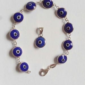 Set of bracelet and pendant